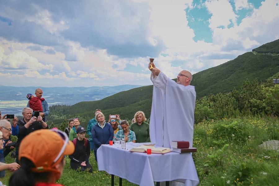 Spomienková svätá omša pri Sliezskom dome 2023