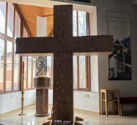 Kríž-dláto milosrdenstva: Spoločná pôstna cesta začala